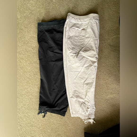 Avenue 18 - 2 pairs of Cargo Capris- Black & Khaki - Picture 1 of 7